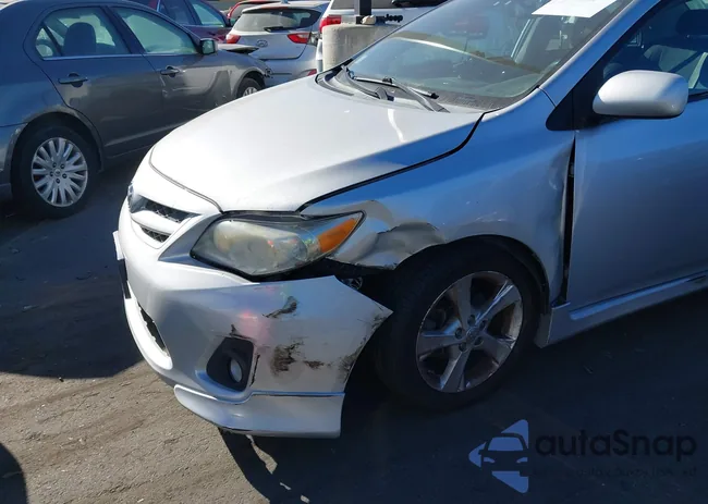 2T1BU4EE8BC736735: 43864632