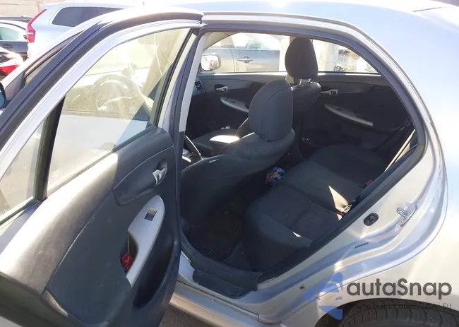 2T1BU4EE8BC736735: 43864632