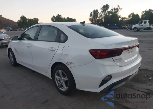 3KPF24AD8NE447803: 43864867