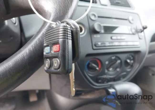 1FAFP34N27W102183: 43866351