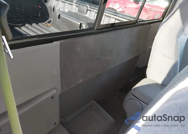 1FTYR10V1YPB17177: 43866392