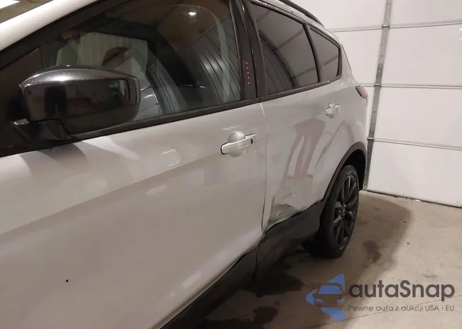 1FMCU0GD6KUA39743: 43865853