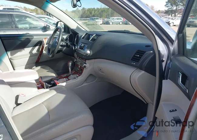 5TDDK3EH0CS097682: 43866909