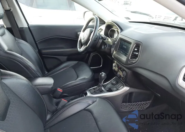 3C4NJDBB4KT592582: 43866988