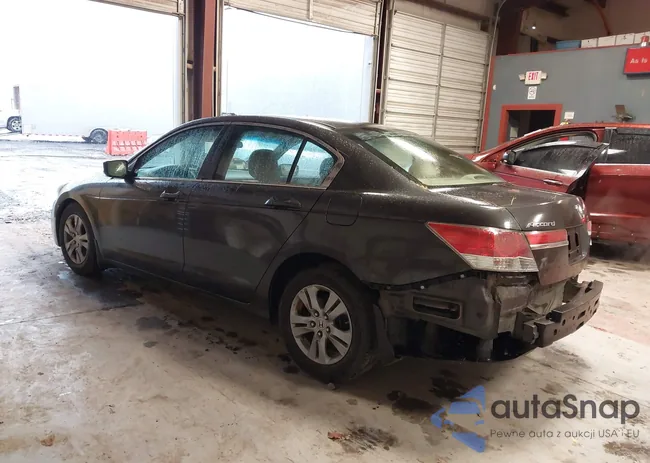 1HGCP2F49BA050053: 43867093