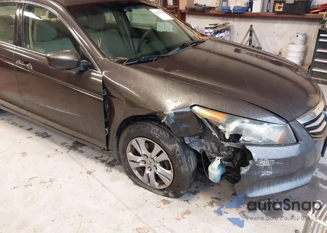 1HGCP2F49BA050053: 43867093