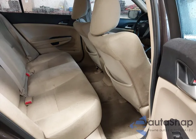 1HGCP2F49BA050053: 43867093