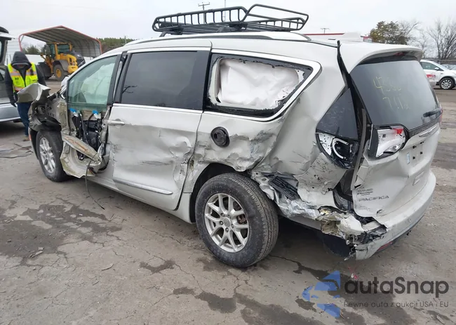 2C4RC1BG1LR217341: 43867112