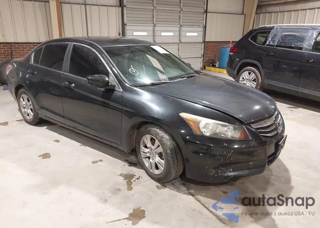 1HGCP2F60CA240102: 43867409