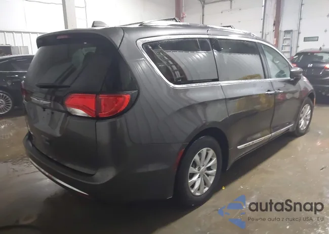 2C4RC1BG6JR211127: 43867974