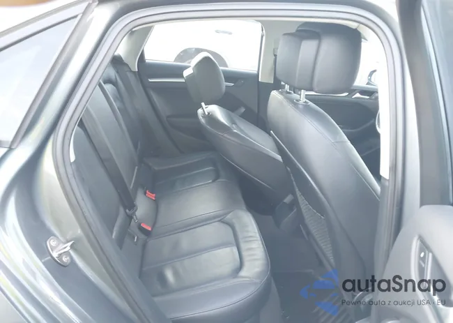 WAUBFGFF0F1006599: 43868021