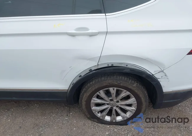 3VV2B7AX5JM067961: 43868235