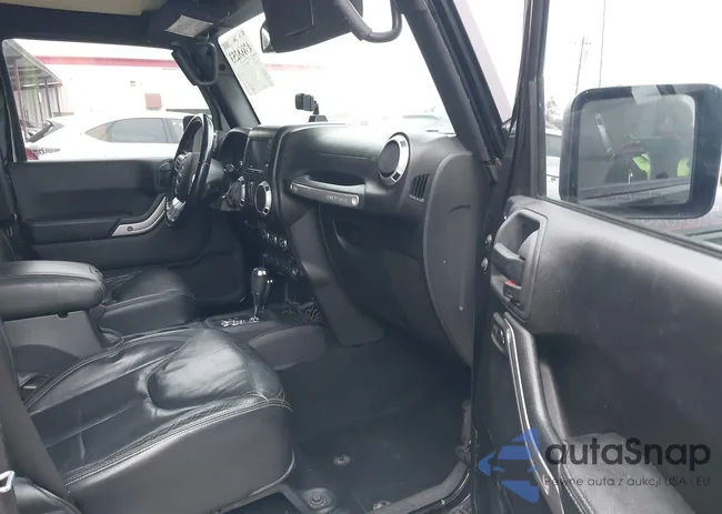 1C4BJWFG0FL740538: 43868253