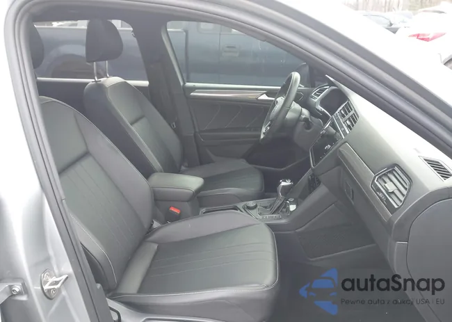 3VV8B7AX6NM165722: 43868464