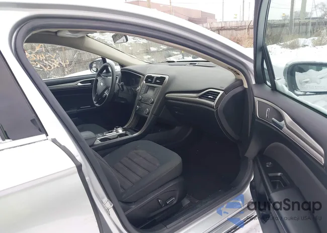 3FA6P0HD5HR412588: 43867581