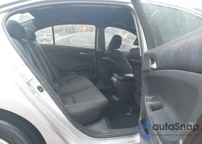 1HGCP2F37CA103132: 43869111