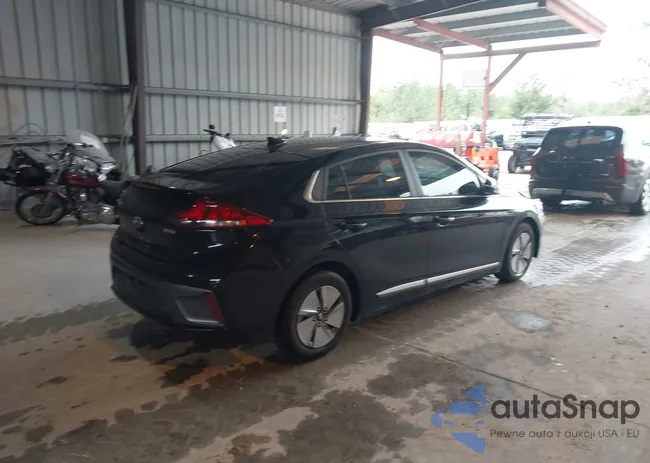 KMHC75LC6NU281440: 43870400