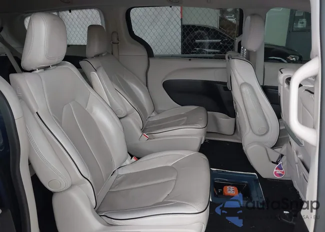 2C4RC1N73LR211214: 43869604