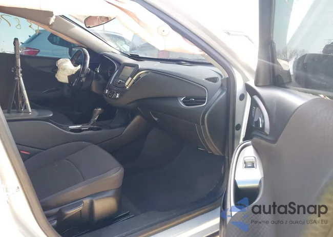 1G1ZB5ST0JF243143: 43870915