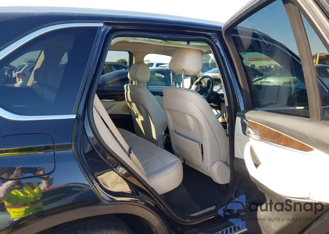 5UXKR0C59F0P16134: 43870973