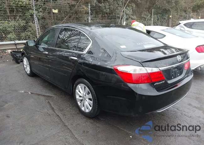 1HGCR2F83FA095542: 43871312