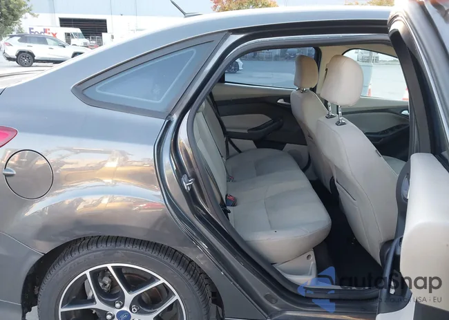 1FADP3F24GL210817: 43870694