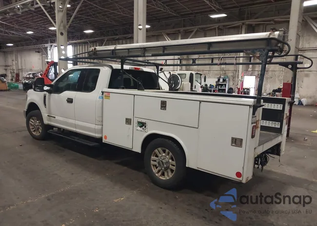 1FD7X3ET3JEB42910: 43872071