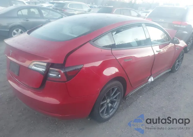 5YJ3E1EB3NF197866: 43873385