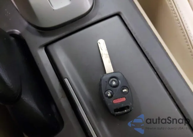 1HGCP2F69BA121205: 43874086