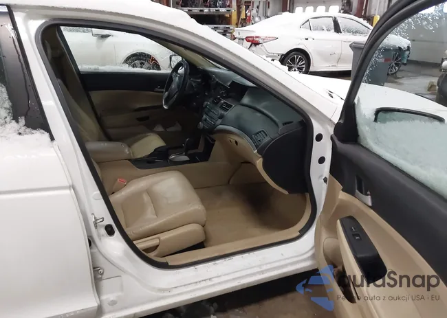 1HGCP2F69BA121205: 43874086