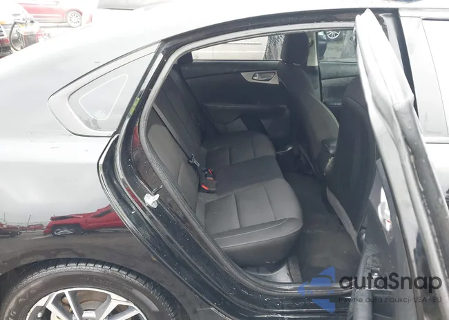 3KPF24AD8NE482387: 43873759