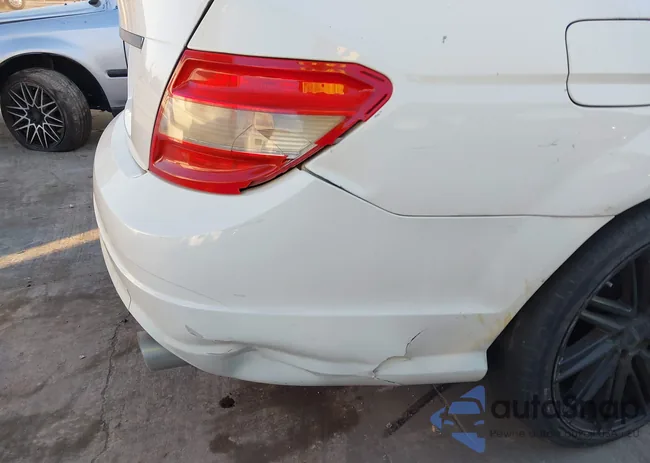 WDDGF5EB0BR136346: 43875286