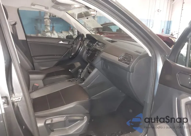 3VV3B7AXXJM088406: 43874486