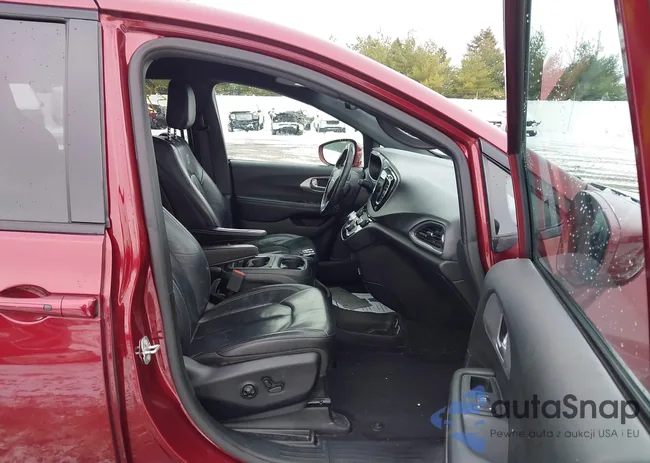 2C4RC1EGXJR257622: 43874731