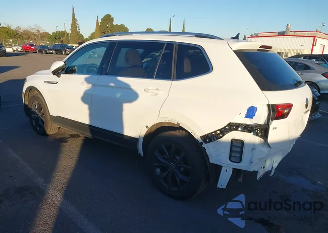 3VV3B7AX7RM082882: 43875473