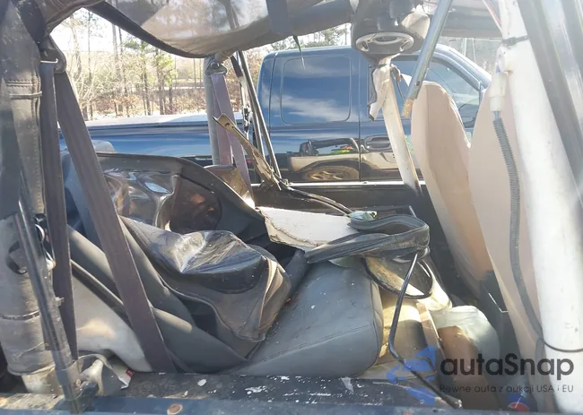 1J4FY19P3RP455674: 43877148