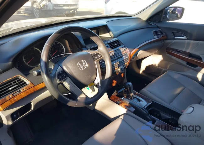 1HGCP3F86CA017974: 43877279