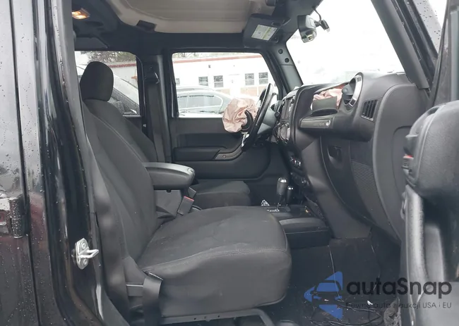 1C4BJWDG9HL722884: 43877396