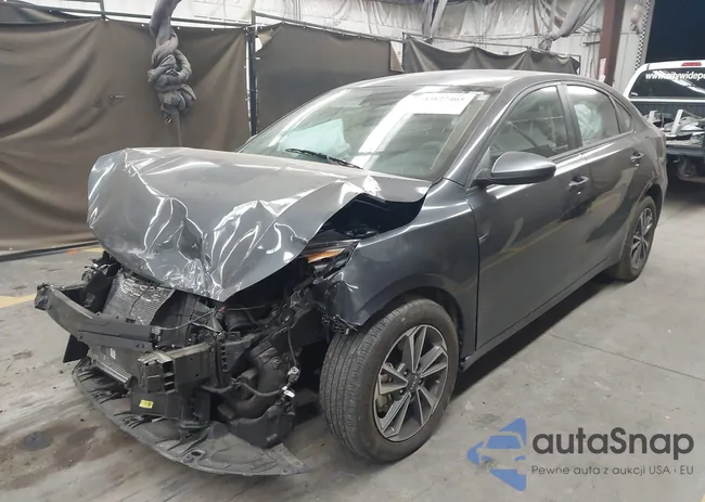 3KPF24AD5RE827560: 43877405