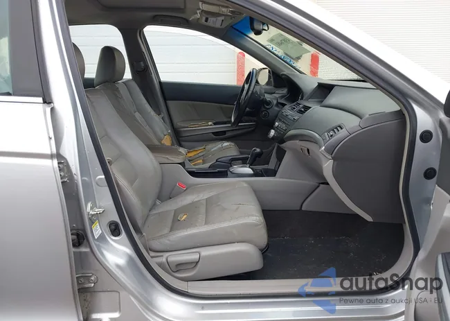 1HGCP26818A119961: 43876481