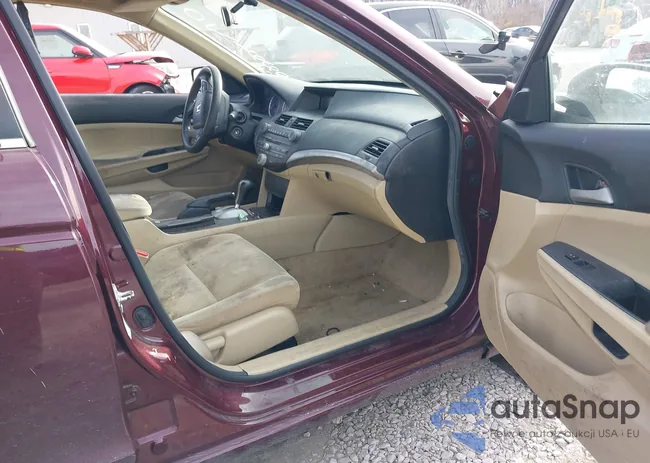 1HGCP2F35BA071229: 43876728