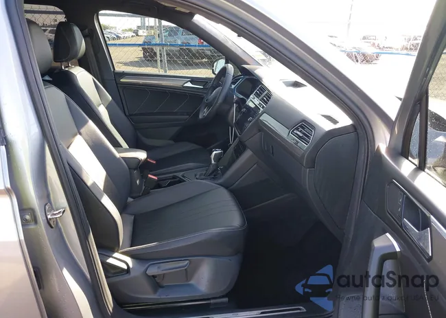 3VVCB7AX5RM077924: 43878044