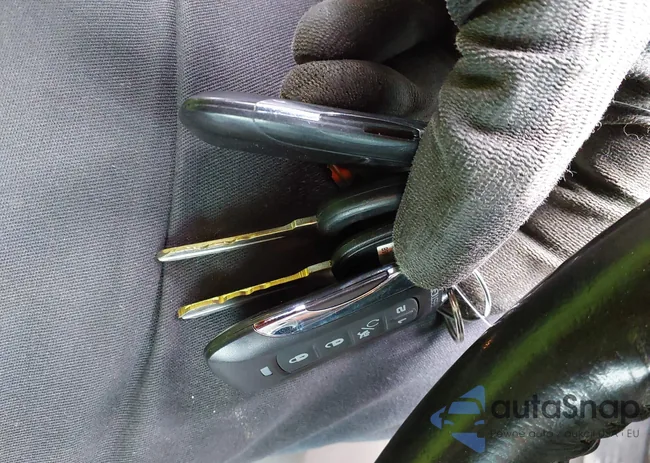 2GCEC13T861177076: 43877450