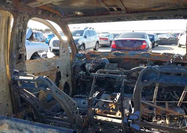 1GCVKREC5EZ105563: 43877469