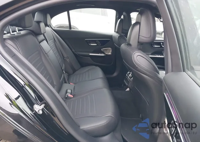 W1KAF4HB2RR159150: 43877771