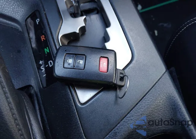 JTMRFREV6JJ739951: 43877802