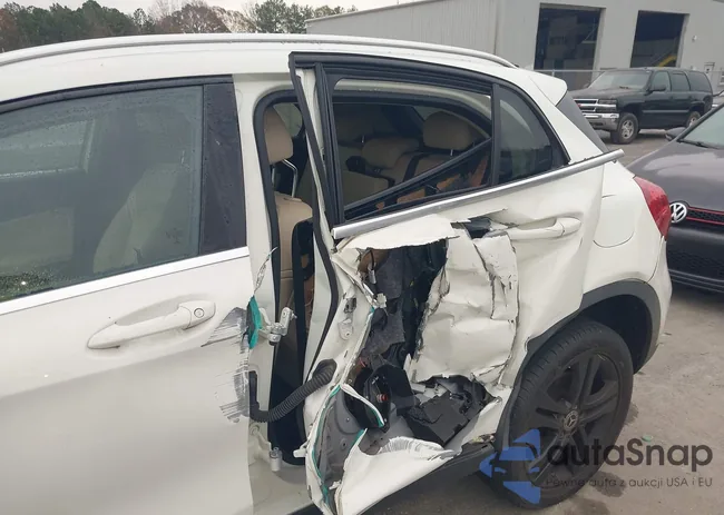 WDCTG4EB9JJ432540: 43878948