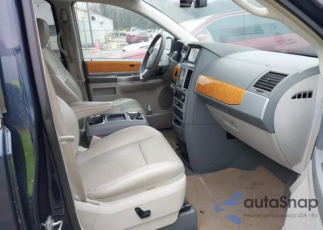 2A8HR64X69R661465: 43878949