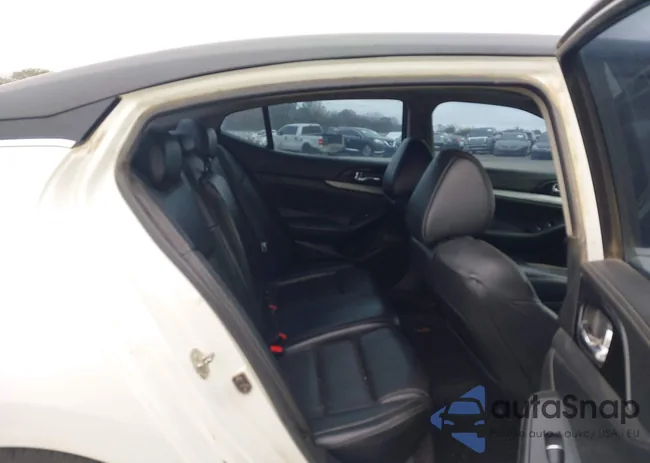 1N4AA6AP2GC445693: 43879370