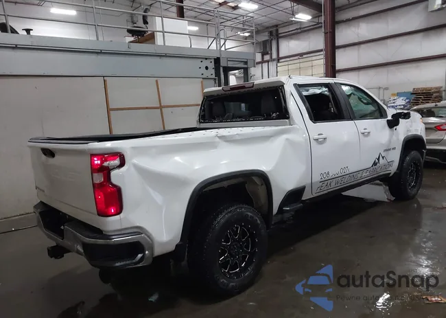 1GC1YNEY4MF263734: 43879416